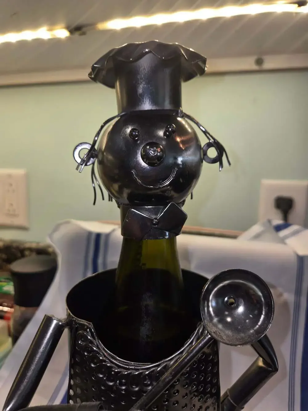 Metal Chef Decorative Wine Bottle Holder with Pan